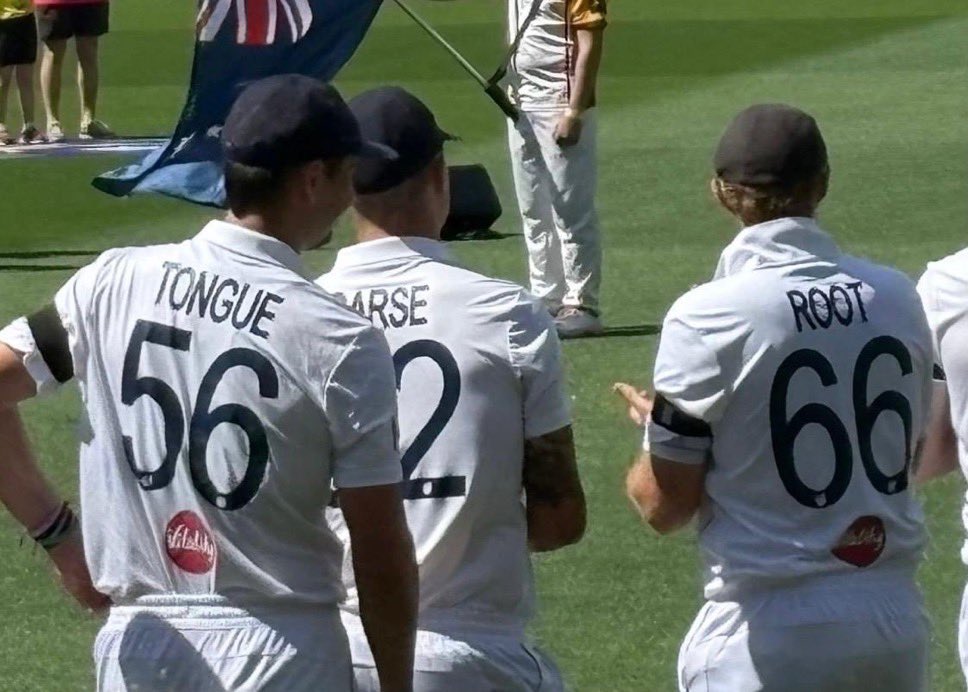 Peter FitzSimons &amp; Mike Carlton seeing a Cathy Wilcox cartoon