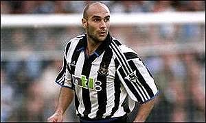 #unjourunjoueurduFCSM
Hier, il s'agissait de Philippe Brunel, + de 200 matchs avec le maillot sang et or (et la  🏆de 🇨🇵 2007 avec Sochaux évidemment !).
Bravo à <a href="/Steph2503487839/">Steph25</a>, <a href="/Micka_N12/">TheBigMick 🇫🇷</a>, <a href="/BelinOlivier77/">Belin Olivier</a> et <a href="/alsasochalien/">Socio 180 #CordonnierOut #CalvezOut</a> qui l'ont reconnu !