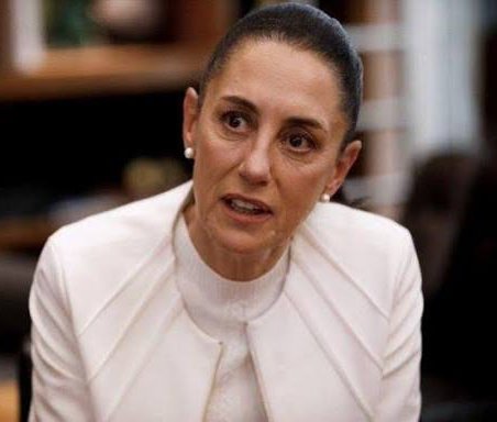 -Peñidenta Ñeibaum, el peñidente Trom ñijo que uted ño perñigue a lo ñarcos-

-¿Khé?-