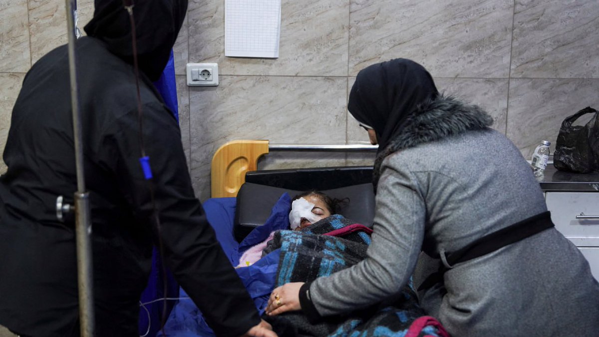 “Aleppo Explodes: Syria’s Fragile Peace Shattered”

Aleppo Under Fire
Fighting has erupted in Aleppo between Syrian government forces and the Kurdish-led Syrian Democratic Forces (SDF), killing civilians and soldiers on both sides. Schools, government offices, and even the