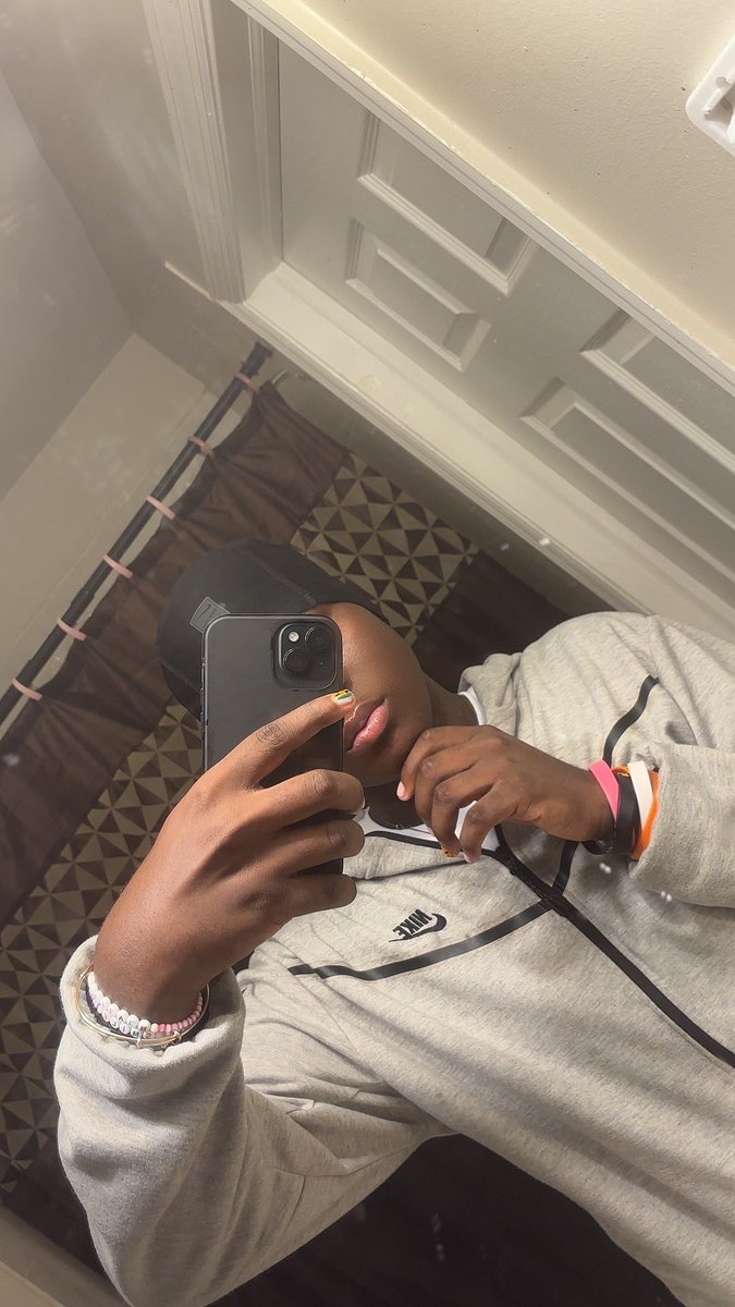 hellojayeye's tweet image. Come oil me up pa🥷🏿™️#dlteen #darkskin #yn #nyc