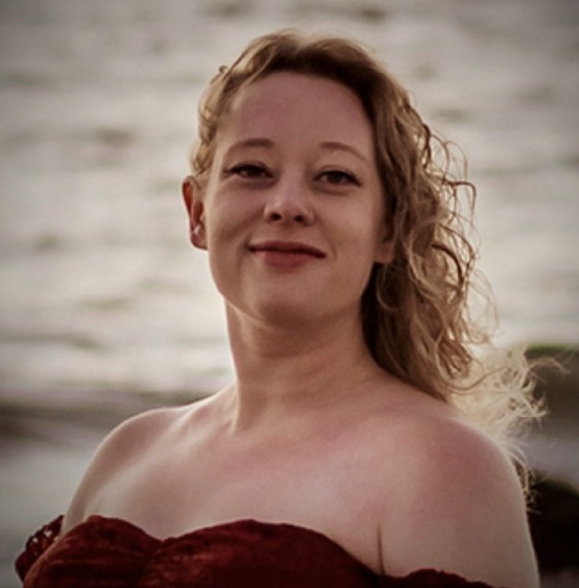 abundancechud's tweet image. Renee Good, victim of the fatal ICE shooting in Minneapolis, is survived by her wife, Will Stancil.