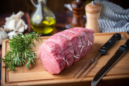 The Butcher Block | January 8 - 14, 2026 - mailchi.mp/themeatmerchan… Lean Ground Beef on sale for just $7.99/lb. Pork Chops (Bone-in) on sale for $4.98/lb. Stew Beef - $9.99/lb! Rump Roast just $9.99/lb, plus Popcorn Chicken, and Breaded Chicken Cutlets on Sale!