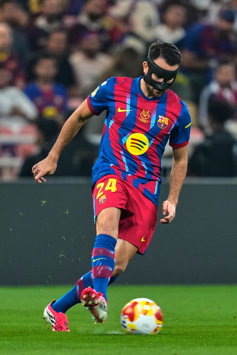 sport's tweet photo. ¿Abrimos el melón de otro jugador que debería ir al Mundial? https://t.co/CbbBdMTF0R