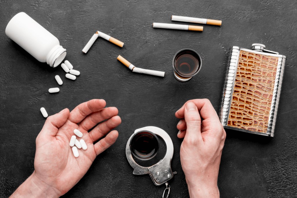 🚬 Estas son las 10 adicciones más frecuentes entre los argentinos:

1. Alcohol
2. Tabaco (nicotina)
3. Adicción a pantallas (celular)
4. Marihuana
5. Apuestas online (ludopatía)
6. Tranquilizantes / psicofármacos (sin receta)
7. Cocaína
8. Adicción a redes sociales (internet)
9.