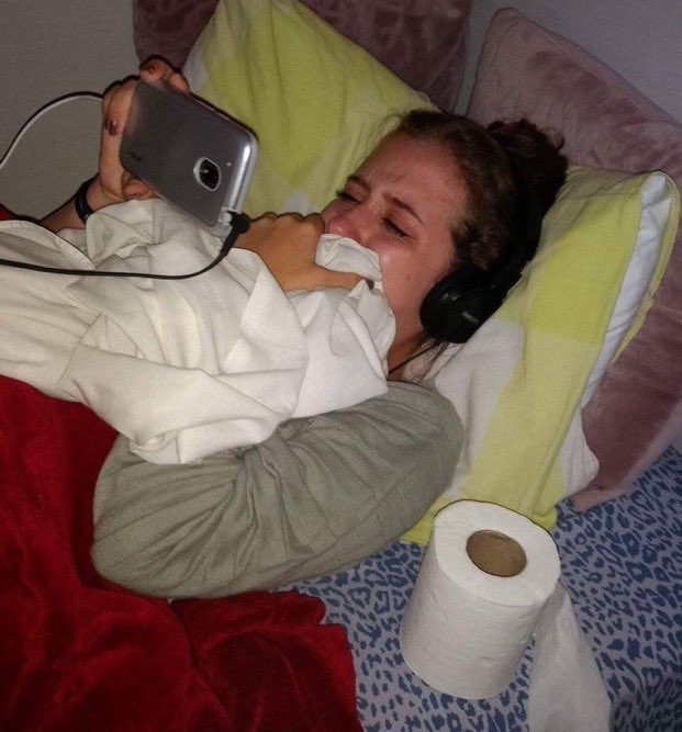 Darío: yo he pensado qué haría Darío si fuera él, se besaría? 

Almudena: a lo mejor tendrías que haber pensado qué haría Darío si estuviera enamorado? 

Más alto pero no más claro reina, España está contigo #LaIslaDeLasTentaciones25