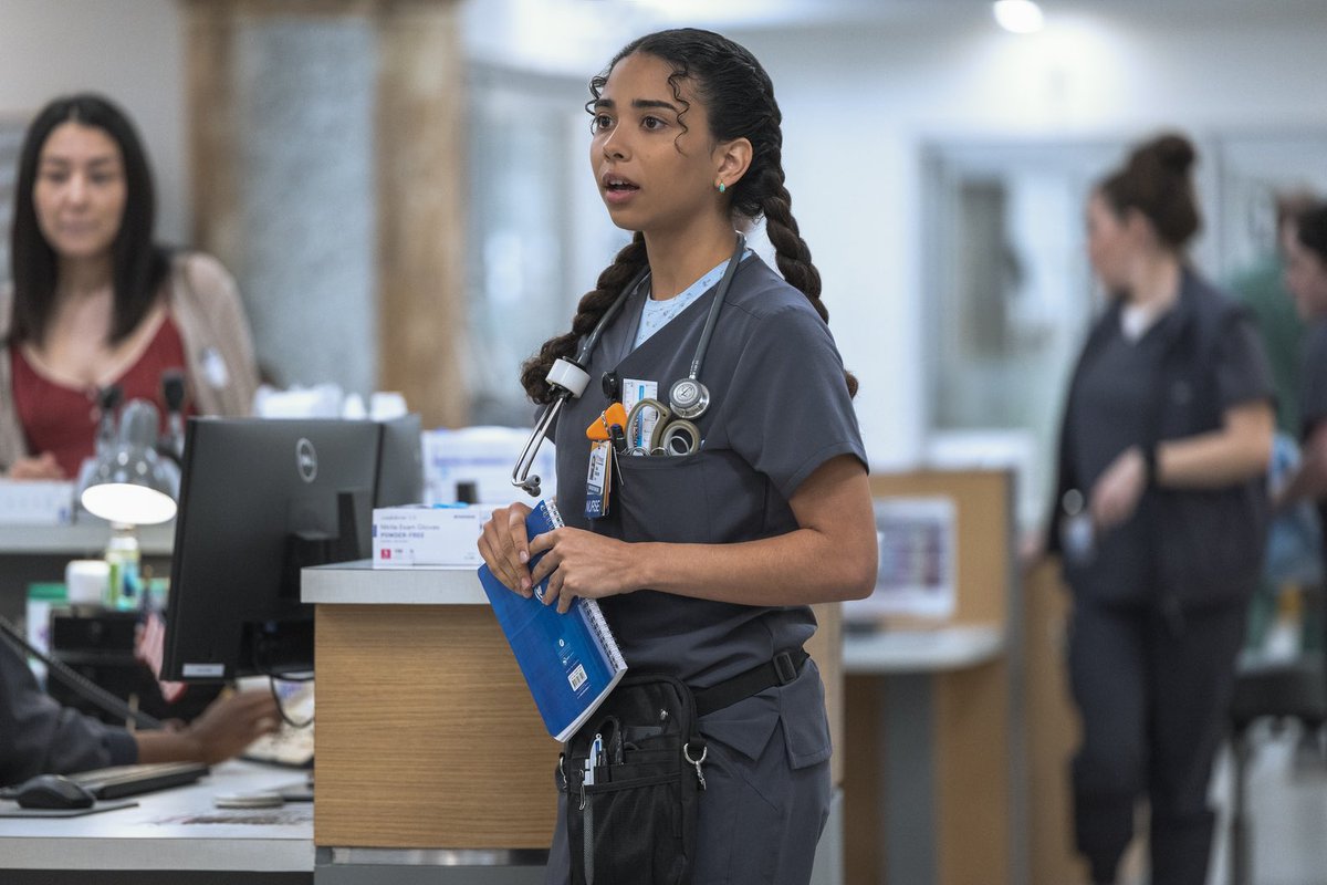 miramohans's tweet image. she’s so over prepared oh nurse emma i love you 😭😭😭😭😭