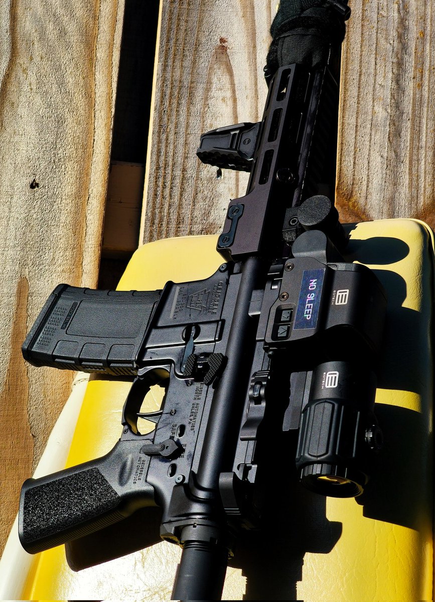 NoirceurTrading's tweet photo. @GeisseleAuto Super Duty 8" 300 Blackout SBR w/@Silencercentral Banish 30 Suppressor, @Fostech_Inc Tomahawk Stock, @RailScales Anchor, and @EOTECHInc EXPS-2 + G43. https://t.co/FGAI3aDMq6