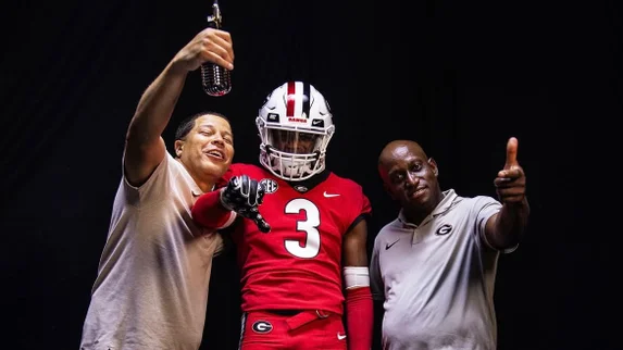 benjaminwolk's tweet image. News: Georgia cornerback commit Chace Calicut had his legal case dismissed on Wednesday.

His enrollment status will be determined by university officials later this week.

247sports.com/college/georgi…