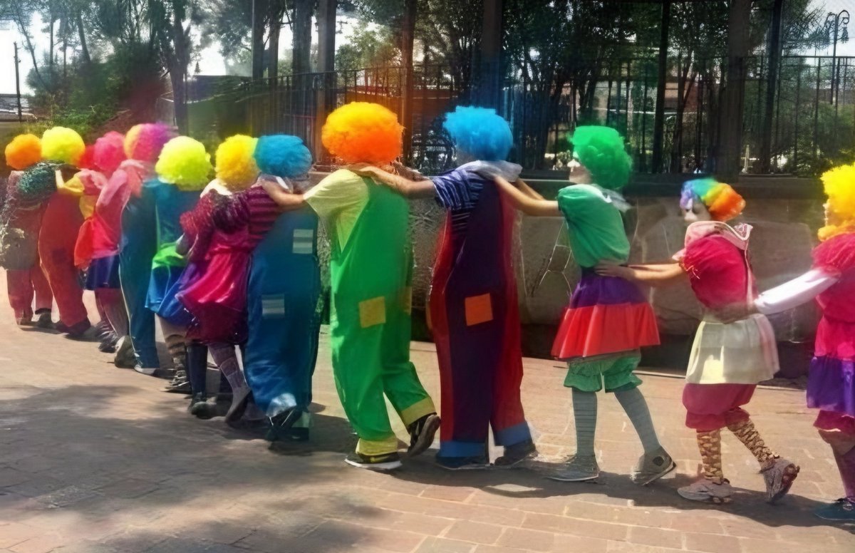 stephany_bts7's tweet photo. @GabyMeza8 No empujen
La fila está detrás de mí https://t.co/cqgz88Mqgf