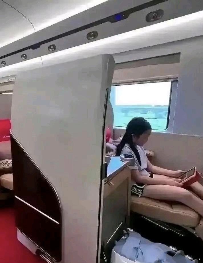 简律（私信互关） tweet media