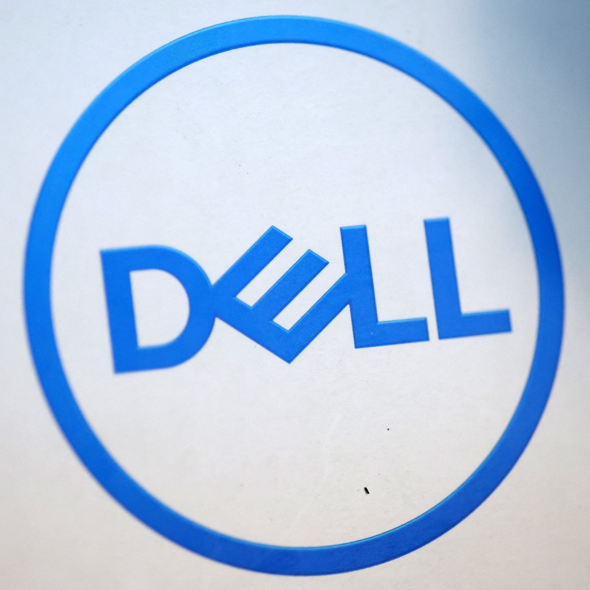 👀🔥 SLOP TOTAL ⚡️

Dell afirma que a los consumidores no les importan los PC con IA.

"Hemos aprendido en el transcurso de este año, desde la perspectiva del consumidor, es que no están comprando en base a la IA".

"La IA probablemente los confunde más de lo que les ayuda a