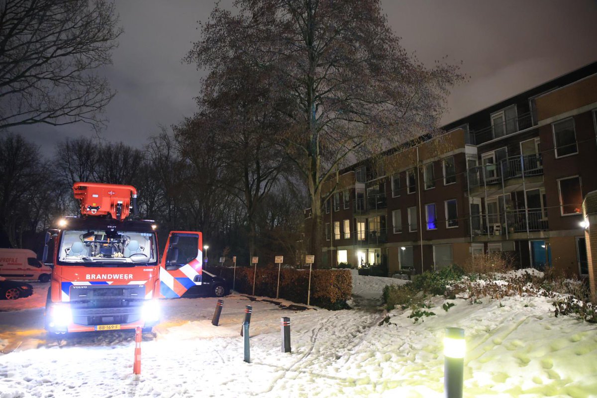 Brand op de eerste etage van een woning in Delft