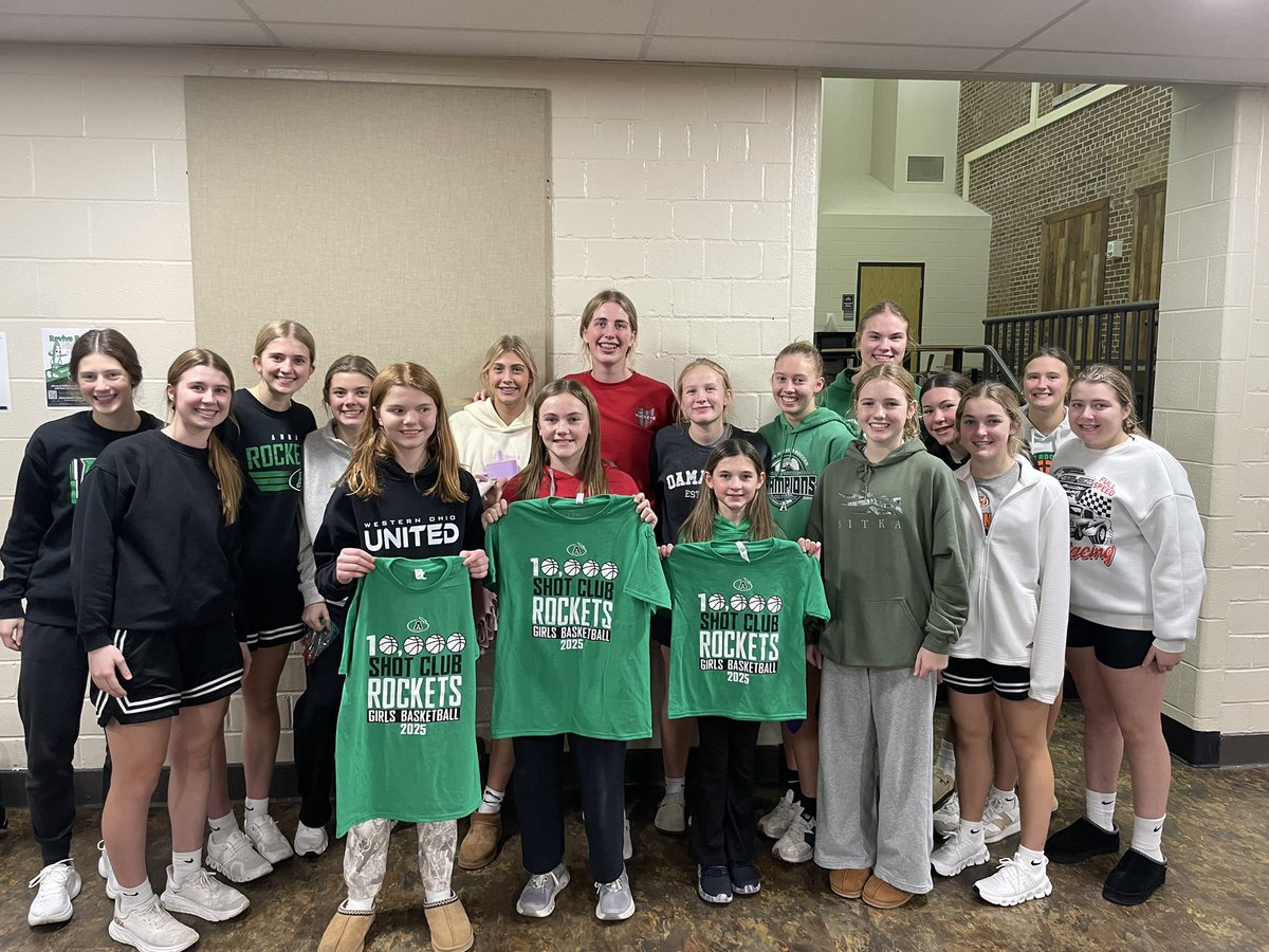 AnnaRocketsGBK's tweet photo. Tonight we celebrated our shot club winners! We had 3 elementary students reach 10,000 shots last summer and tonight they got to join us for team meal! Congratulations to these young ladies - what an accomplishment #FutureRockets #10000club #GoRockets @AnnaAthletics @AnnaBoosters https://t.co/UoWpKAB9uq