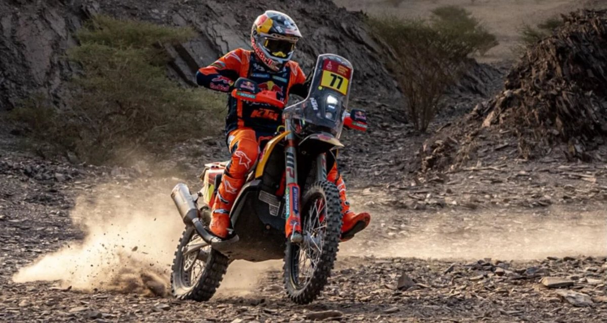 🏁🇦🇷 #Dakar2026 - Motos

E6:
7° Luciano Benavides 4h35m12s (+3m16s)
33° Juan Santiago Rostan 5h53m07s (+1h21m11s)
45° Leonardo Cola 6h5m57s (+1h34m01s)

E6:
5° Benavides 16h58m49s (+13m09s)
43° Rostan 22h06m38s (+5h20m58s)
53° Cola 22h55m50s (+6h10m10s)