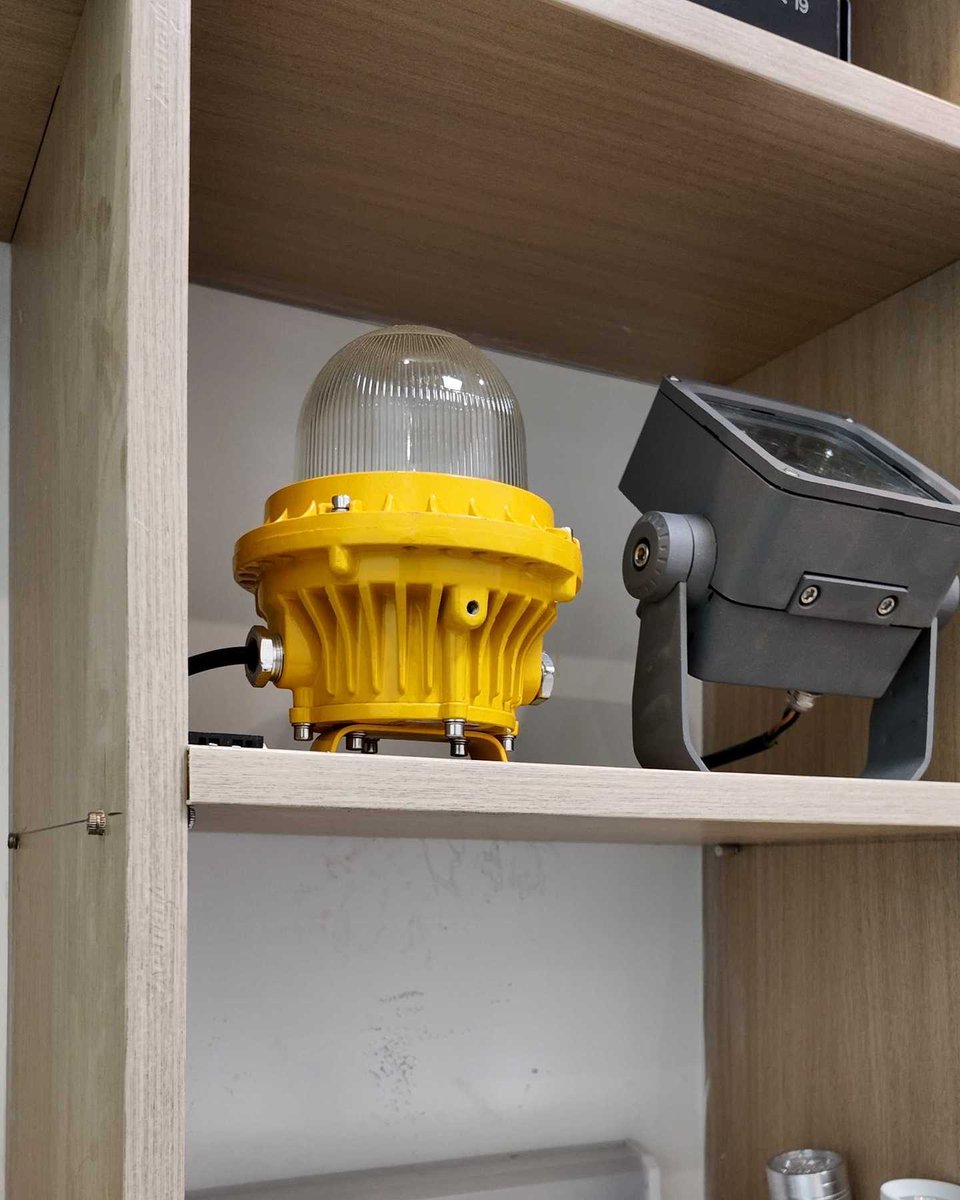 LuxMarine1's tweet image. CCS-certified explosion-proof marine LED lights | Bulk pricing &amp;amp; OEM available | 10-day lead time
DM for free catalog &amp;amp; custom quote | Technical support included
#MarineB2B #ExplosionProofLighting #BulkLightingOrders