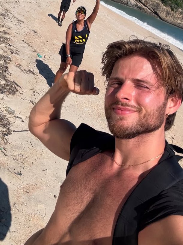 QGdoPOP's tweet image. GENTE? Hadbala, ex BBB, crítica companheiro de jogo Daniel Lenhardt:

“Aquele b0yceta do Daniel, que escolheram da minha edição, só entrou para estragar o jogo e não serviu para porr4 nenhuma”.