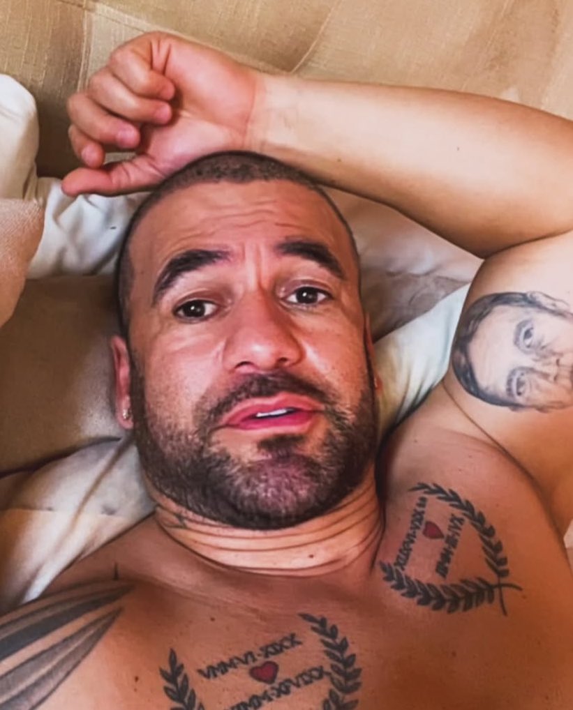 QGdoPOP's tweet image. GENTE? Hadbala, ex BBB, crítica companheiro de jogo Daniel Lenhardt:

“Aquele b0yceta do Daniel, que escolheram da minha edição, só entrou para estragar o jogo e não serviu para porr4 nenhuma”.