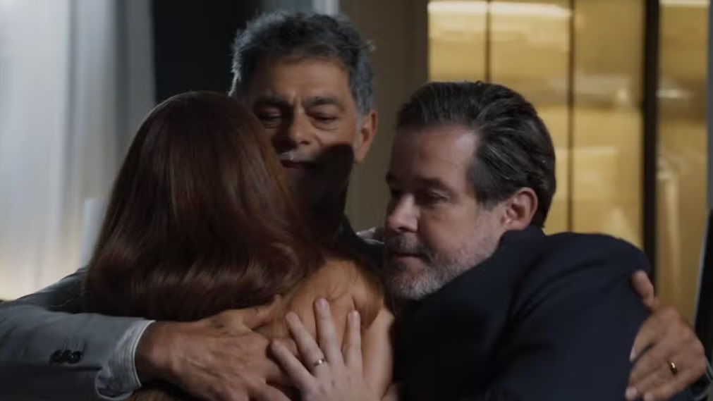 protejo_favs's tweet image. AI NÃO TÔ AGUENTANDO OS TRÊS ABRAÇADINHOS KKKKKKKKKKKKKK

#TrêsGraças