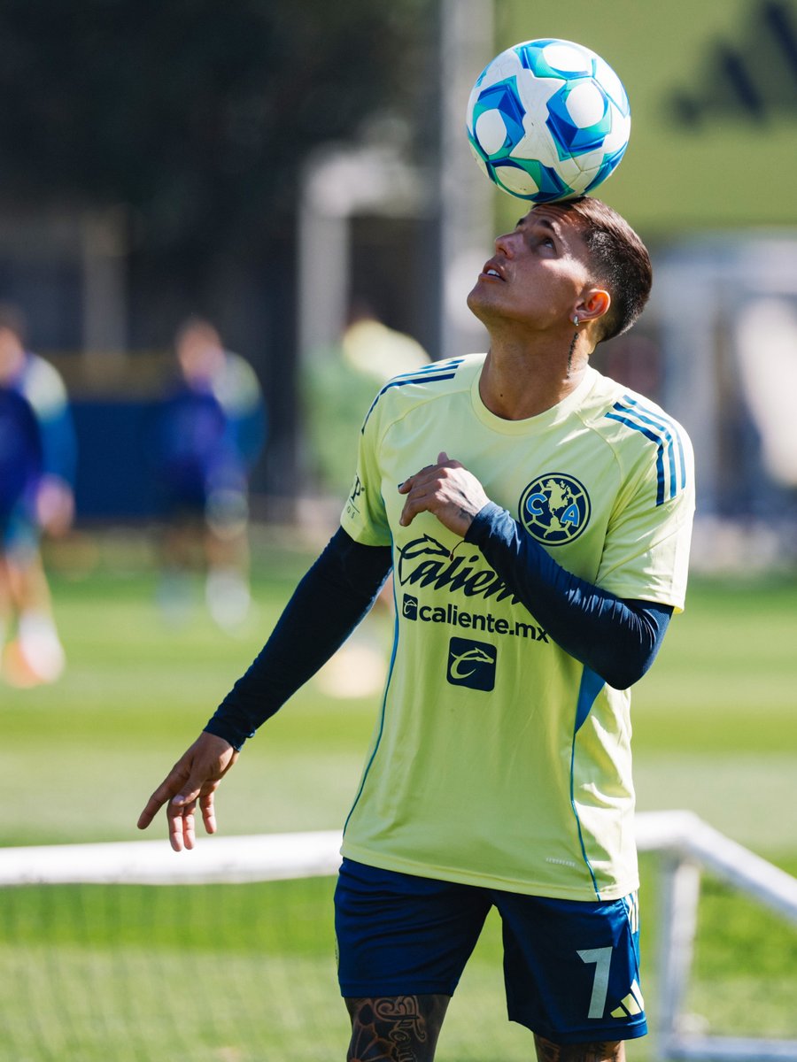 Control. ⚽️🧘‍♂️