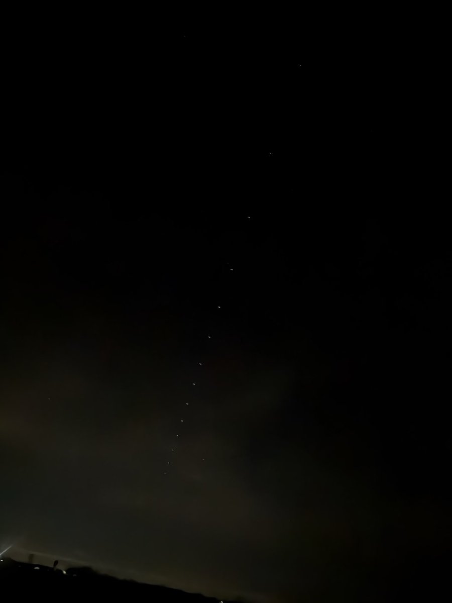 Star Link going over Staunton Illinois tonight <a href="/SteveTempleton/">Steve Templeton</a> <a href="/scottontvKSDK/">Scott Connell on KSDK</a> <a href="/fox2ch/">Chris Higgins</a> <a href="/MattBednarWX/">Matt Bednar</a> <a href="/DarrenLeedsWx/">Meteorologist Darren Leeds</a> <a href="/jacobdickeywx/">Jacob Dickey, WCIA 3 News</a> <a href="/spann/">James Spann</a> <a href="/elonmusk/">Elon Musk</a> #ilwx #StarLink