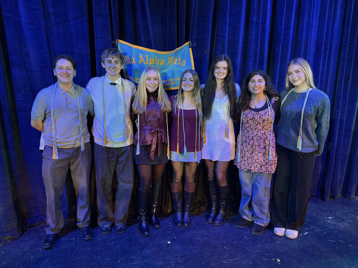 TrackWm's tweet image. So proud of these amazing track athletes. Congratulations on your induction to math honor society, Mu Alpha Theta. @WmTrack @WMAthleticDept @WMTHSPrincipal