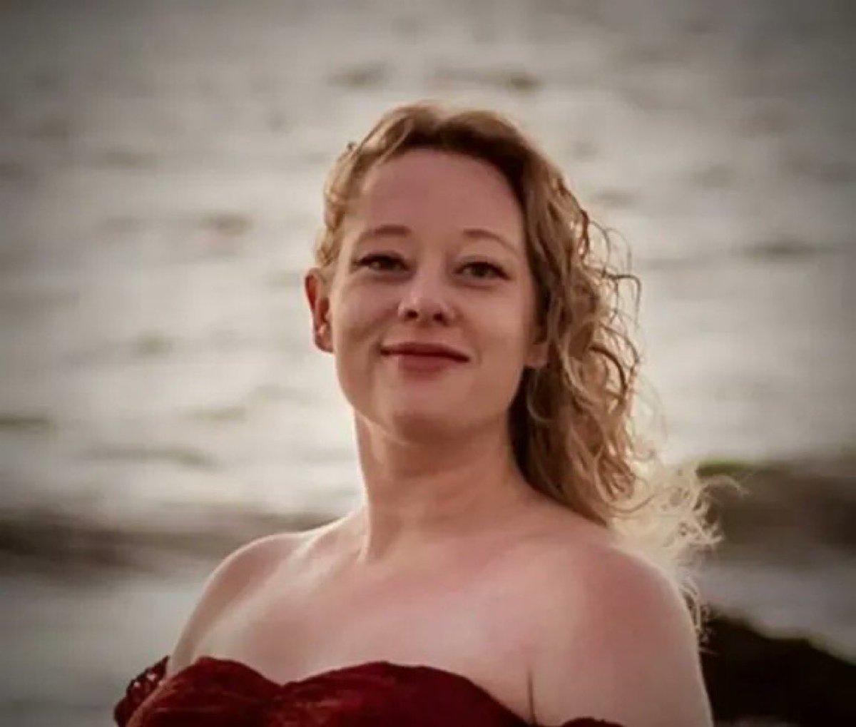 VOMexico's tweet photo. #US🇺🇸 The woman murdered cold blooded by an ICE agent in Minneapolis has been identified as Rene Nicole Good. https://t.co/RFhQnd1PfH