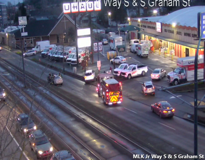 남부 차선 통제 중