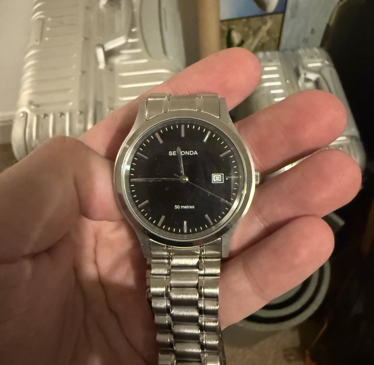 real_lord_miles's tweet image. If you’re ever traveling to the 3rd world, Africa specifically, you must read this 

Basically go on Timu and order 30 shitty $1 watches that look shiny and wear one on your trip

Then when you’re driving through checkpoints or get stopped by corrupt cops, you start fumbling for…