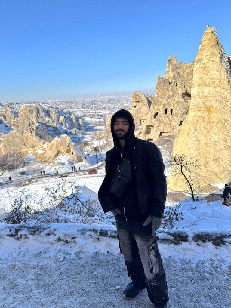 Jorgedd_11's tweet image. ✈️ Hoy en su sección favorita: ¿En qué parte del mundo anda Joaquin viajero? Tenemos lo que parecen ser las cuevas y torres de roca en Capadocia, Turquía! 
🏔️ #JoaquinBondoni 🇹🇷