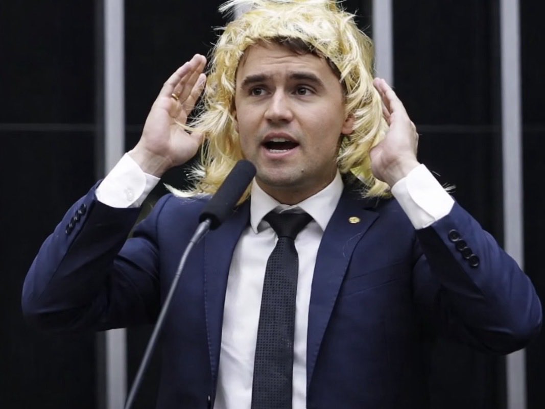 amanhã em live 20h faremos oração pra deus realizar nosso pedido específico. aquele do fundo dos nossos corações que você não pode falar em voz alta, mas o altíssimo sabe dos desejos da nossa alma. ele sabe! e a prova disso é que o bolsonaro já foi preso.