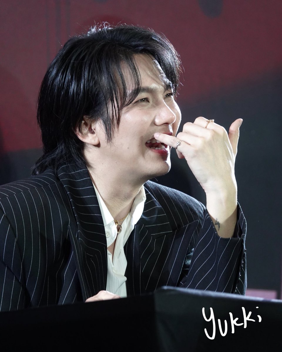 yukki_trick's tweet image. A very graceful smile😆
Sometimes he really seems like a prince.

#UNLEASHTHEBUILDDAY2 
@buildurluve #BuildJakapan