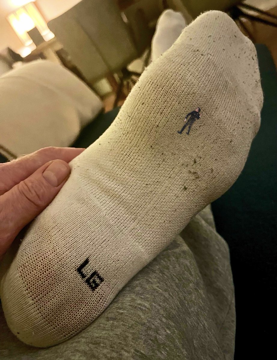 PhillyBoy204's tweet image. When Ben kicked off his shoes at work, the new hire couldn't take it - he simply had to cop a sniff.

He didn't even notice himself diminish in size until he found himself stuck to the bottom of Ben's massive socked sole, inhaling his alpha scent.

Good boy.

ft. @_itsjustben77