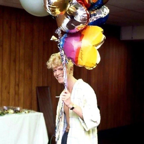 bowiefairy's tweet image. happy david bowie day to all who celebrate