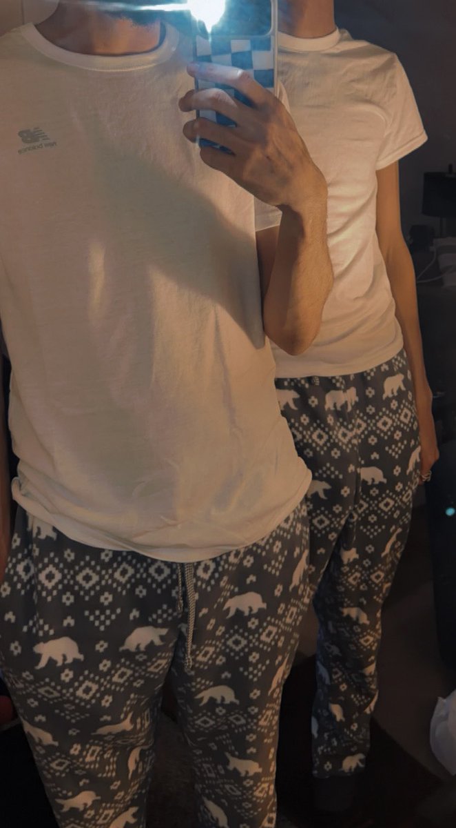 It’s dinner time you should be paying for our dinner‼️💋