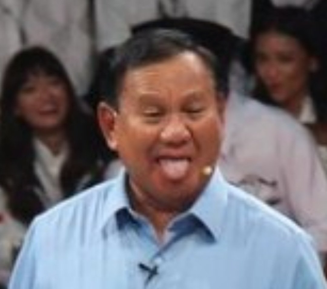 regar_op0sisi's tweet image. Dia lebih memilih dipuji para bawahannya daripada dipuji rakyatnya.

Model begini mau bikin rakyat sejahtera?
Jangan mimpi!