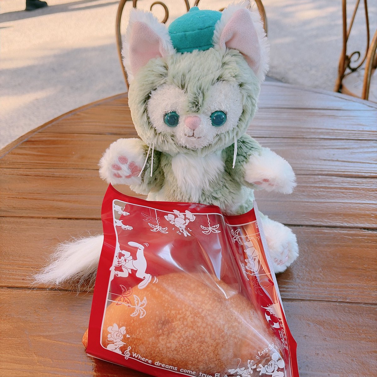 朝食限定のチーズカリーナン食べれたから満足したうまいこれ