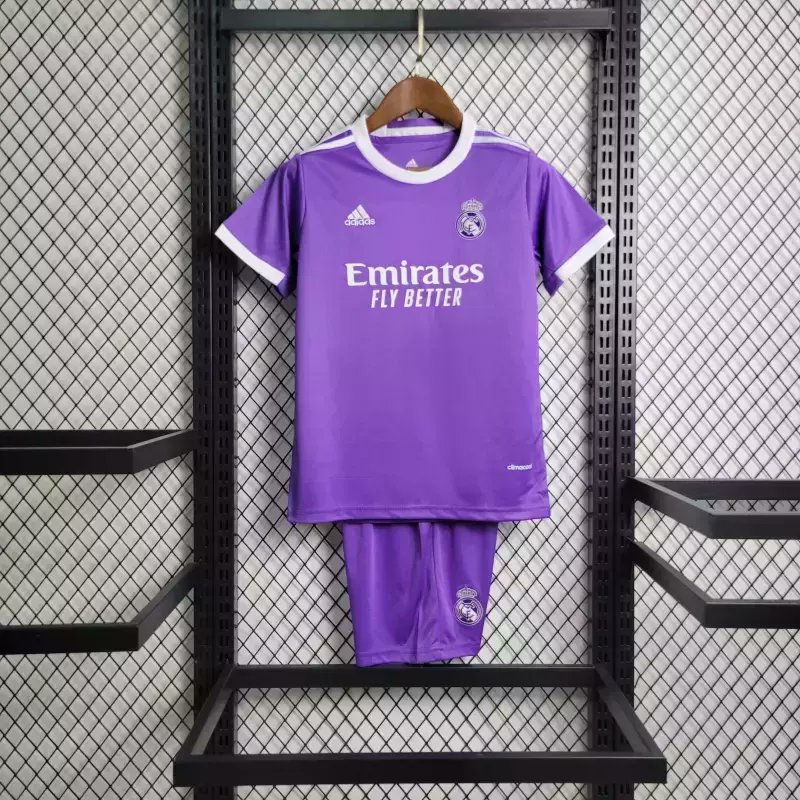 FXDiego11's tweet photo. Coloque o escudo do milan e tire o do real madrid @grok https://t.co/IeWOVlqPJZ