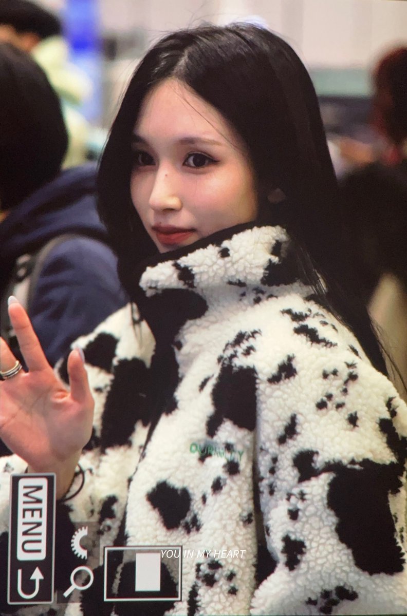 260107 프리뷰

셀프네일 잘한당💅🫧🩵

#TWICE #MINA #트와이스 #미나 #トゥワイス #ミナ