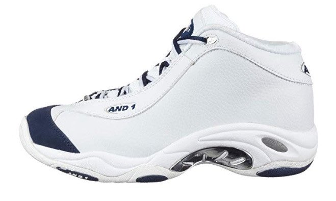 SoleRetriever's tweet image. CURRY WATCH: Steph Curry pulled up in the AND1 Tai Chi, famously worn by his friend Vince Carter ☯️ @StephenCurry30 @mrvincecarter15 

📹 @warriors