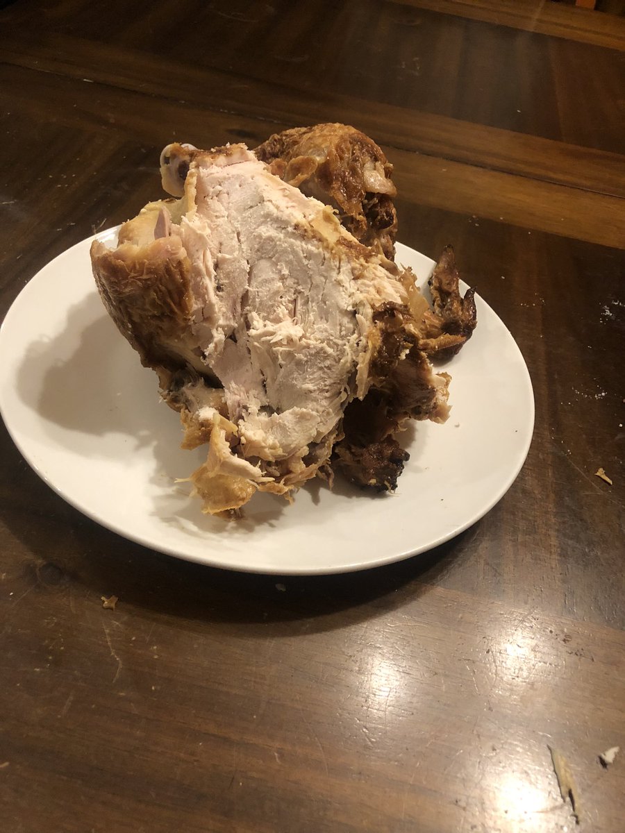 gregthesorcerer's tweet image. I’ve invented a new diet called “the adventurer” where you walk for two hours straight every day and eat nothing but rotisserie chickens