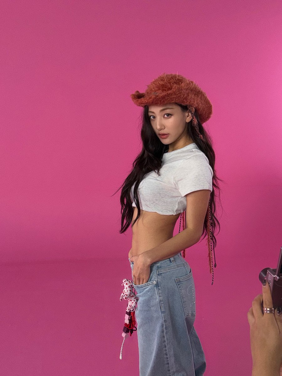godmitzu's tweet photo. JIHYO FOR VICTORIA'S SECRET OH MY GOD https://t.co/6uWsNZY4V5