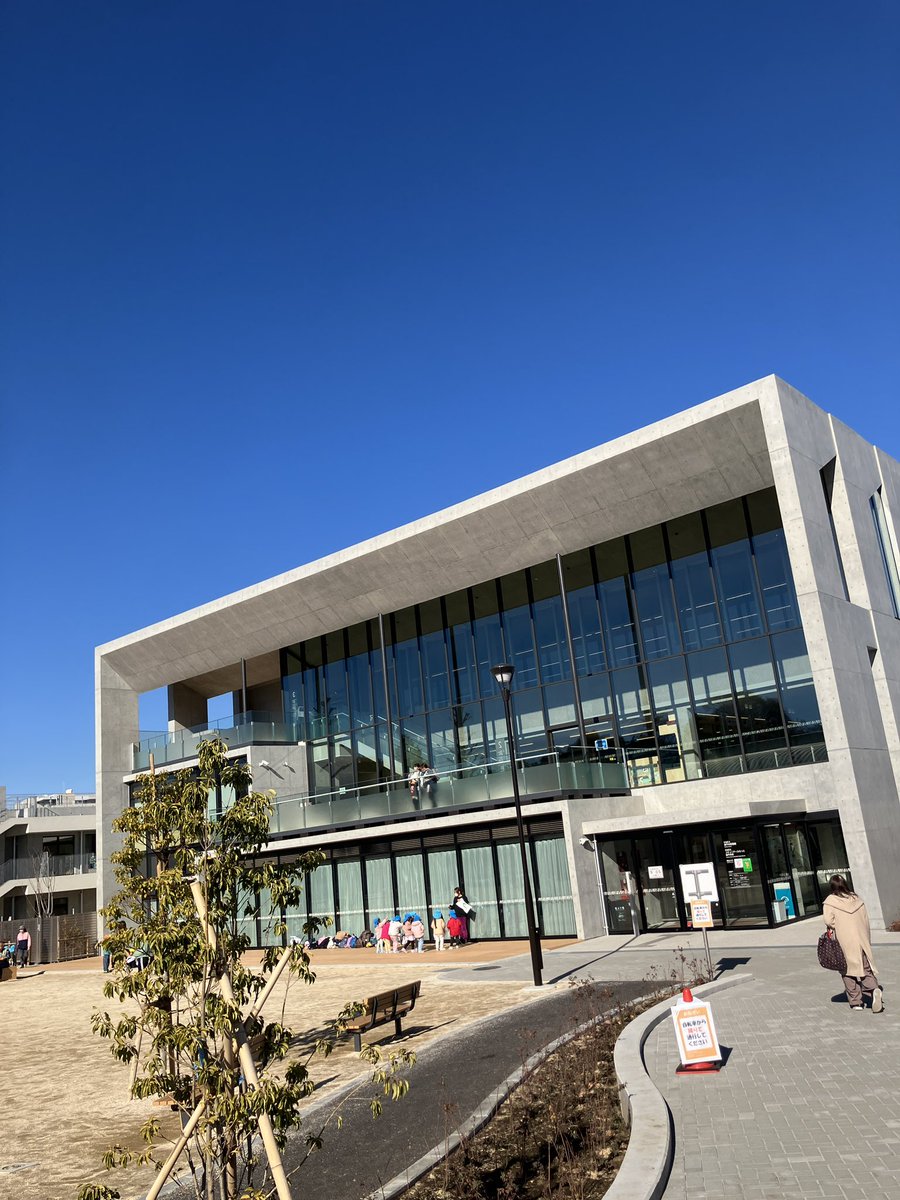 今日は高円寺図書館で仕事。