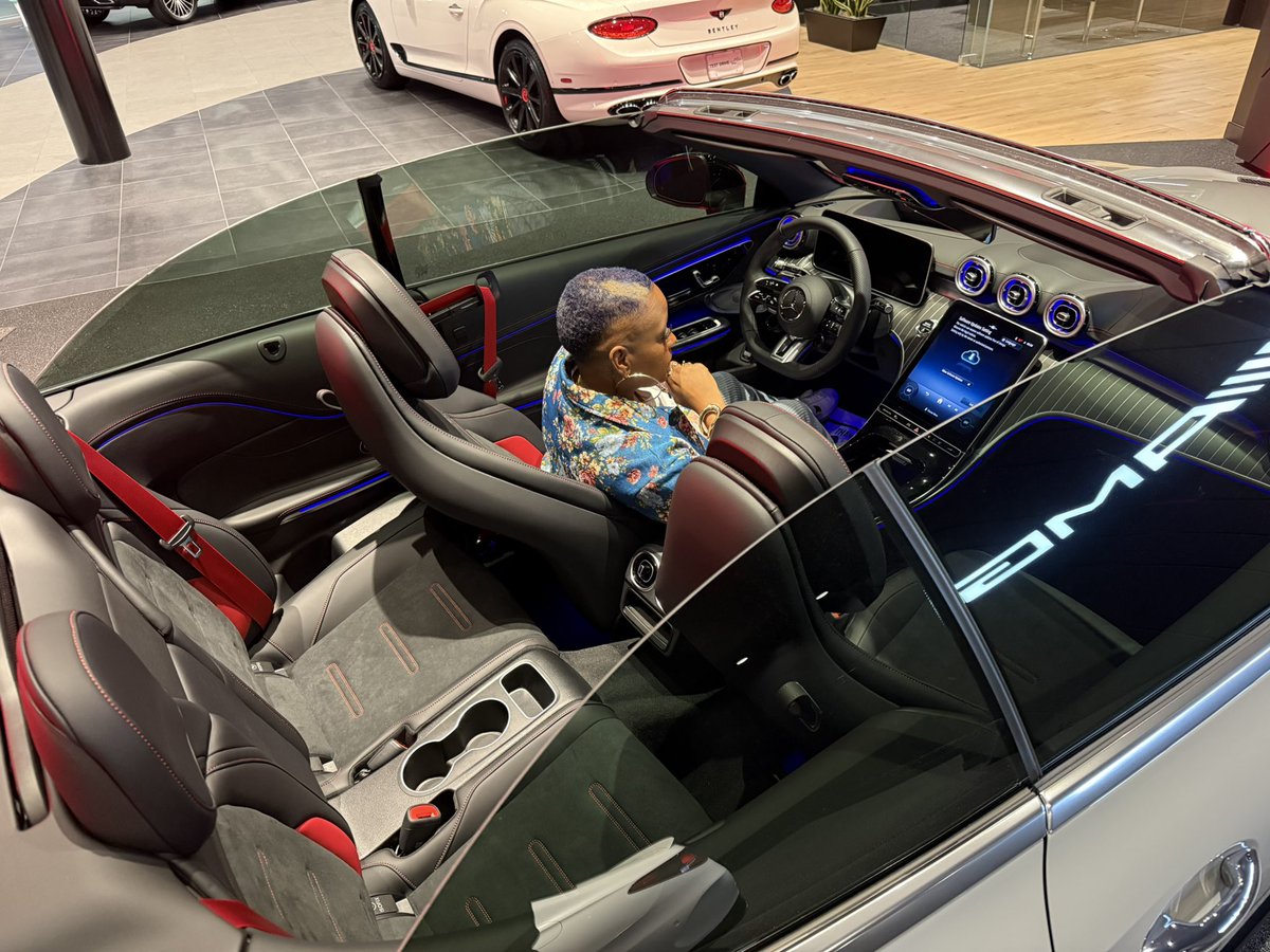 AskNannyQ tweet media