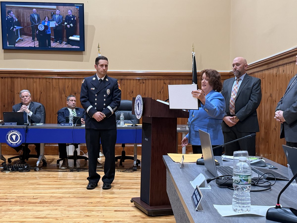 Mia Ackerman tweet media