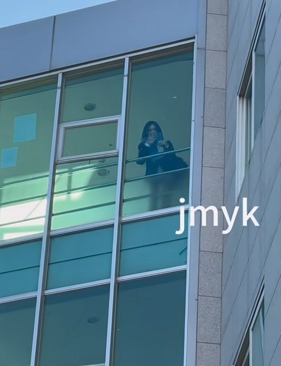 leeseo_model's tweet image. han yujin and leeseo are staying in the same place. my shaylaaaaasss 🥺