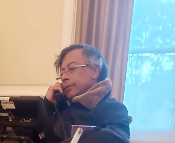 petrogustavo's tweet image. Aquí hablando con el presidente Trump