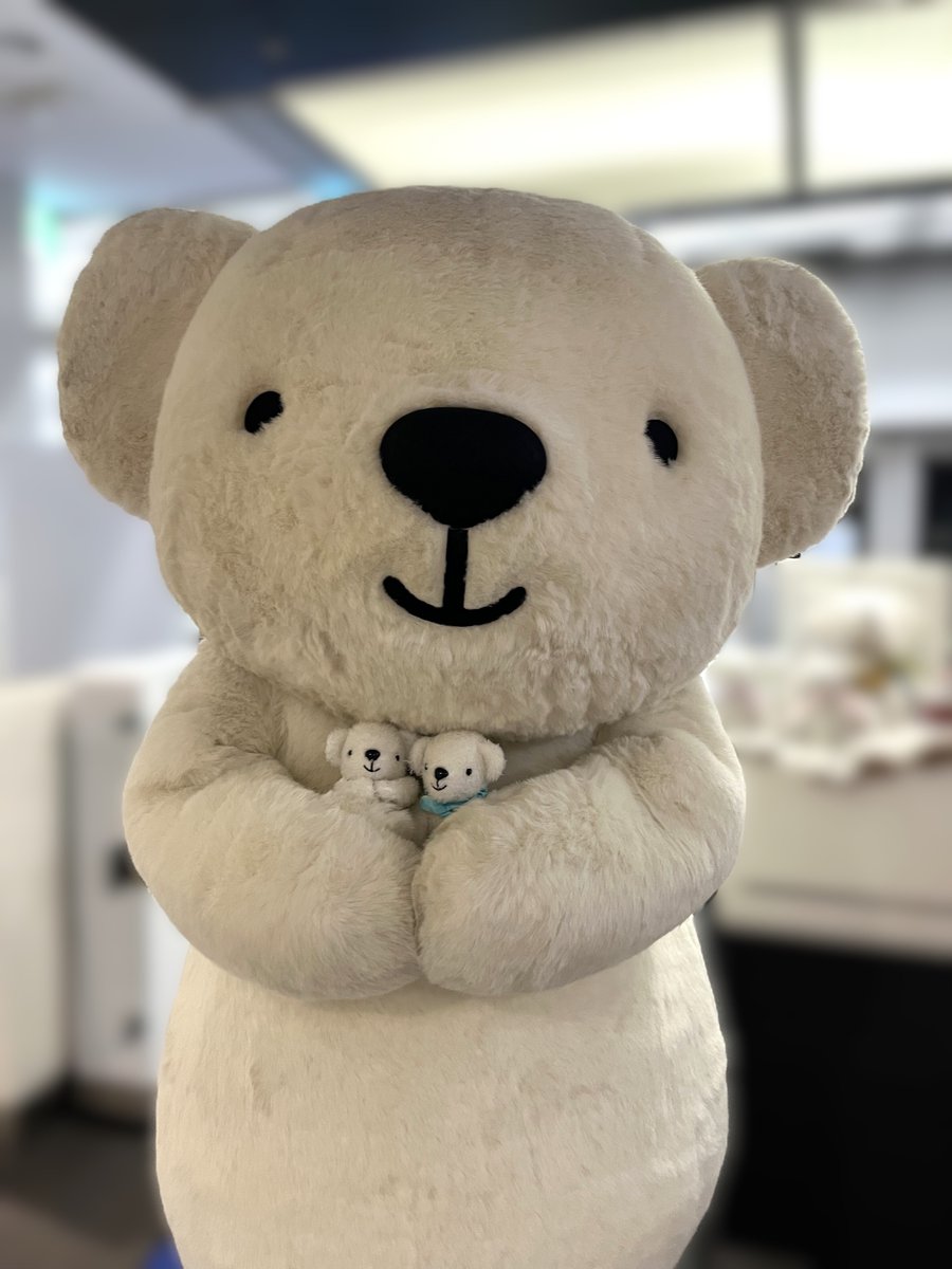 airdo_hokkaido's tweet photo. 大きいベア・ドゥにぎゅってしてもらえて嬉しいね • ᴥ • https://t.co/0ypHrekuL3