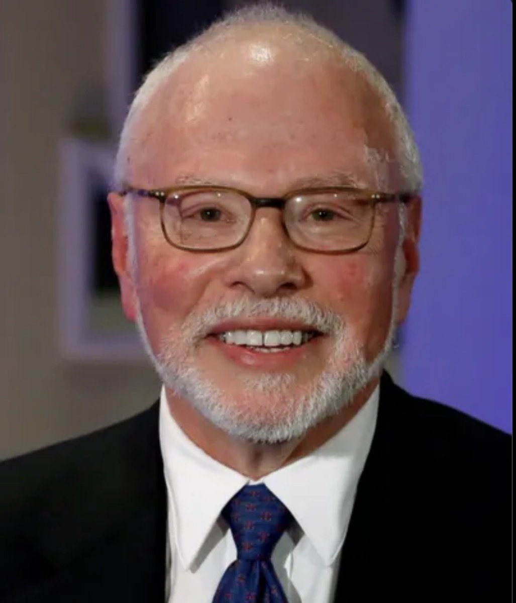 Have u ever heard of “definitely-not-a-pedo face”? Well now u have!