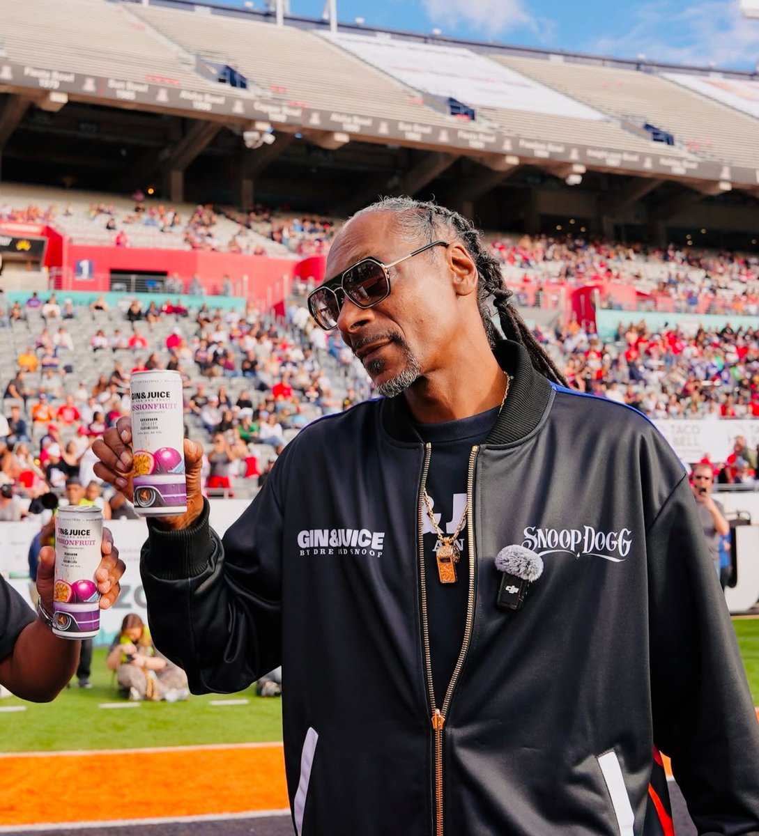 Snoop Dogg tweet media